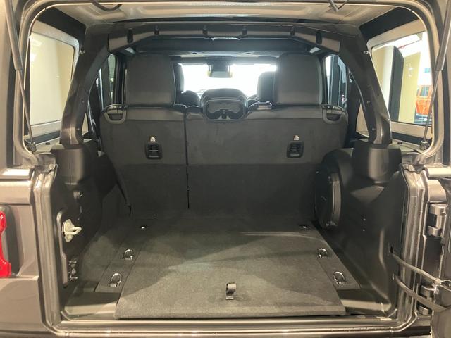 �g�����N���[���ƂȂ�܂��B