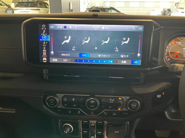 �i�r�A�o�b�N�J���������B