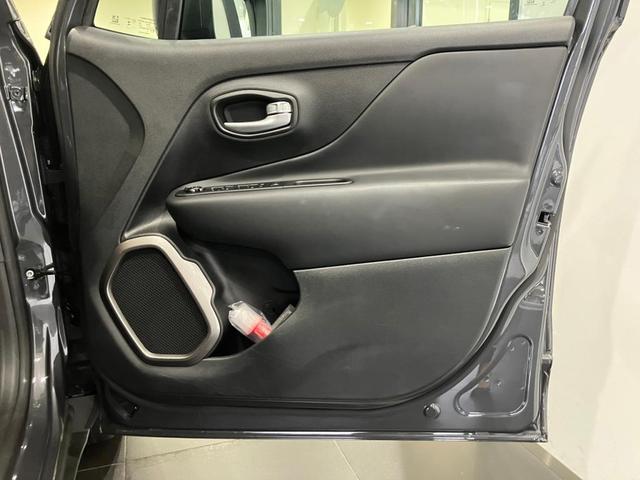 ジープ・レネゲード アルティテュード　ｅ－ハイブリッド　新車保証継承　認定中古車　サンルーフ付き　ハイブリッド車　ＬＥＤライト　レザーシート　シートヒーター　アダプティブクルーズコントロール　パワーシート（17枚目）