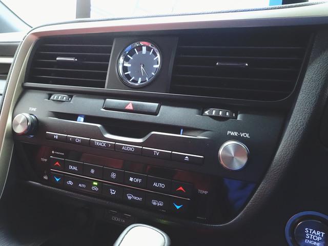 ＲＸ ＲＸ３００　Ｆスポーツ　シートヒーター　シートエアコン　パワーシート　トランクスルー　フロアマット　ナビ　ＣＤ　音楽プレーヤー接続　Ｂｌｕｅｔｏｏｔｈ接続　ＴＶ　ＤＶＤ再生　ＥＴＣ　サンルーフ・ガラスルーフ（18枚目）