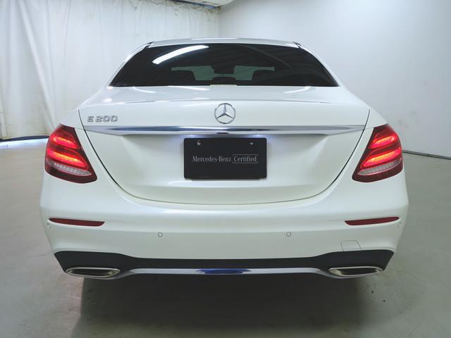 Ｅクラス Ｅ２００　アバンギャルド　ＡＭＧライン　エクスクルーシブパッケージ　シートヒーター　パワーシート　トランクスルー　フロアマット　コネクテッド機能　ナビ　音楽プレーヤー接続　Ｂｌｕｅｔｏｏｔｈ接続　ＴＶ　ＥＴＣ　ＬＥＤヘッドライト（7枚目）