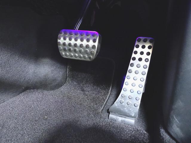 Ｅクラス Ｅ２００　アバンギャルド　ＡＭＧライン　エクスクルーシブパッケージ　シートヒーター　パワーシート　トランクスルー　フロアマット　コネクテッド機能　ナビ　音楽プレーヤー接続　Ｂｌｕｅｔｏｏｔｈ接続　ＴＶ　ＥＴＣ　ＬＥＤヘッドライト（9枚目）