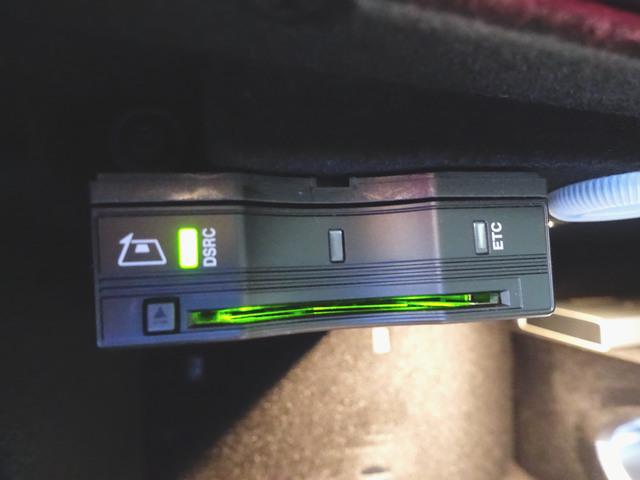 Ｅクラス Ｅ２００　アバンギャルド　ＡＭＧライン　エクスクルーシブパッケージ　シートヒーター　パワーシート　トランクスルー　フロアマット　コネクテッド機能　ナビ　音楽プレーヤー接続　Ｂｌｕｅｔｏｏｔｈ接続　ＴＶ　ＥＴＣ　ＬＥＤヘッドライト（10枚目）