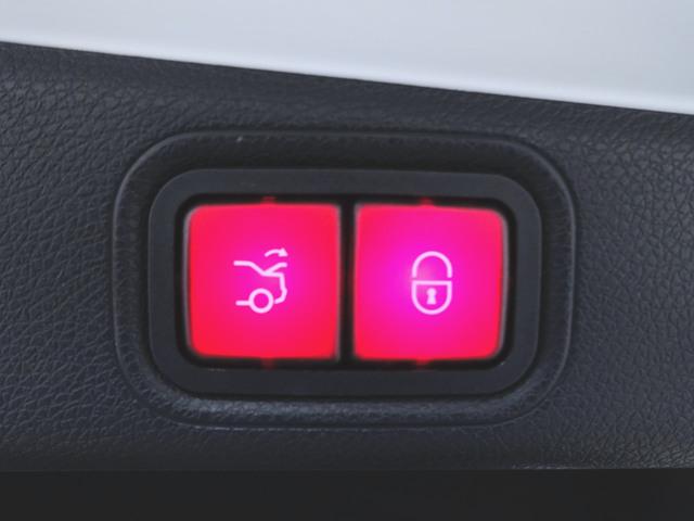 Ｅクラス Ｅ２００　アバンギャルド　ＡＭＧライン　エクスクルーシブパッケージ　シートヒーター　パワーシート　トランクスルー　フロアマット　コネクテッド機能　ナビ　音楽プレーヤー接続　Ｂｌｕｅｔｏｏｔｈ接続　ＴＶ　ＥＴＣ　ＬＥＤヘッドライト（29枚目）