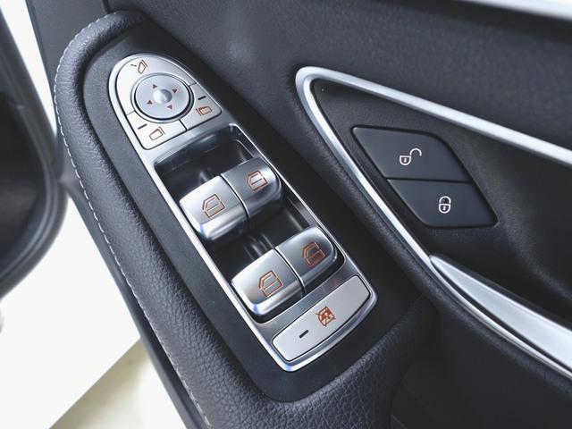 Ｃクラス Ｃ２００　ローレウスエディション　スポーツプラスパッケージ　シートヒーター　パワーシート　トランクスルー　フロアマット　コネクテッド機能　ナビ　音楽プレーヤー接続　Ｂｌｕｅｔｏｏｔｈ接続　ＴＶ　ＥＴＣ　ＬＥＤヘッドライト（23枚目）