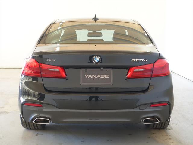 5シリーズ 523d xDrive Mスポーツ エディションジョイ+ パワーシート トランクスルー フロアマット コネクテッド機能 ナビ CD ミュージックサーバー 音楽プレーヤー接続 Bluetooth接続 TV DVD再生 ETC LEDヘッドライト バックモニター(3枚目)