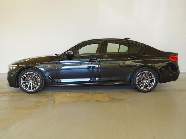 5シリーズ 523d xDrive Mスポーツ エディションジョイ+ パワーシート トランクスルー フロアマット コネクテッド機能 ナビ CD ミュージックサーバー 音楽プレーヤー接続 Bluetooth接続 TV DVD再生 ETC LEDヘッドライト バックモニター(5枚目)