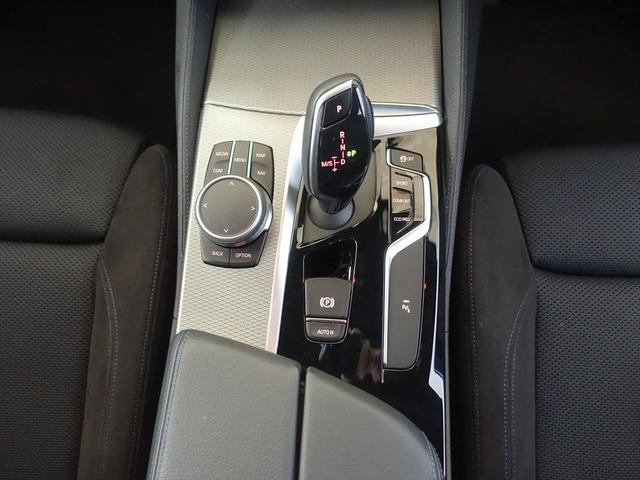 5シリーズ 523d xDrive Mスポーツ エディションジョイ+ パワーシート トランクスルー フロアマット コネクテッド機能 ナビ CD ミュージックサーバー 音楽プレーヤー接続 Bluetooth接続 TV DVD再生 ETC LEDヘッドライト バックモニター(16枚目)