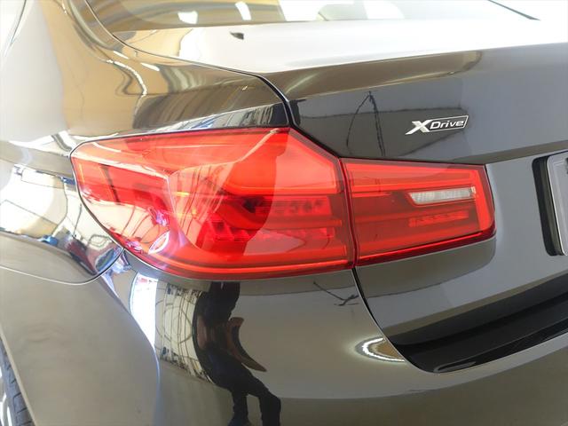 5シリーズ 523d xDrive Mスポーツ エディションジョイ+ パワーシート トランクスルー フロアマット コネクテッド機能 ナビ CD ミュージックサーバー 音楽プレーヤー接続 Bluetooth接続 TV DVD再生 ETC LEDヘッドライト バックモニター(29枚目)