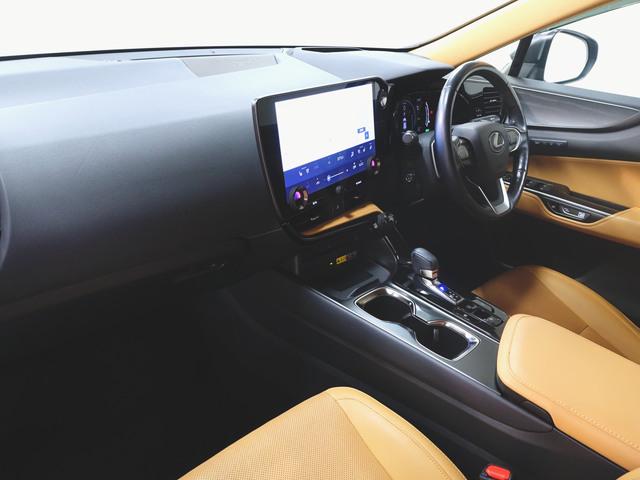 NX NX350h バージョンL シートヒーター シートエアコン パワーシート トランクスルー フロアマット ナビ CD 音楽プレーヤー接続 Bluetooth接続 TV DVD再生 ETC LEDヘッドライト 電動リアゲート(11枚目)