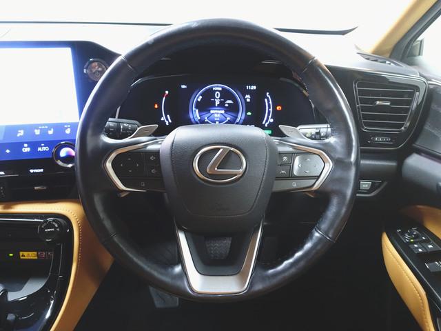 NX NX350h バージョンL シートヒーター シートエアコン パワーシート トランクスルー フロアマット ナビ CD 音楽プレーヤー接続 Bluetooth接続 TV DVD再生 ETC LEDヘッドライト 電動リアゲート(13枚目)