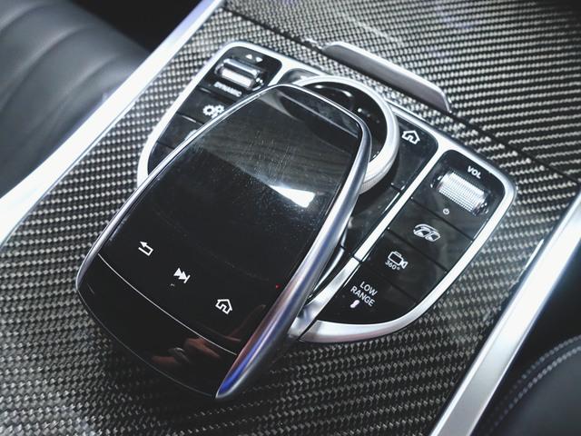 Gクラス G63 AMGレザーエクスクルーシブパッケージ AMGカーボンファイバーインテリアトリム シートヒーター シートエアコン パワーシート トランクスルー フロアマット コネクテッド機能 ナビ 音楽プレーヤー接続 Bluetooth接続 TV ETC(19枚目)