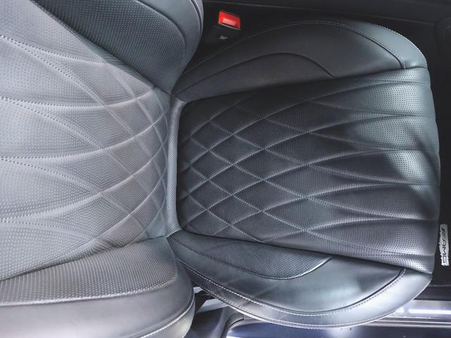 Gクラス G63 AMGレザーエクスクルーシブパッケージ AMGカーボンファイバーインテリアトリム シートヒーター シートエアコン パワーシート トランクスルー フロアマット コネクテッド機能 ナビ 音楽プレーヤー接続 Bluetooth接続 TV ETC(24枚目)