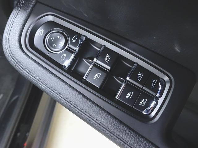 マカン マカン ベースグレード シートヒーター パワーシート トランクスルー フロアマット ナビ 音楽プレーヤー接続 Bluetooth接続 ETC LEDヘッドライト 電動リアゲート 全周囲カメラ フロントカメラ サイドカメラ(21枚目)