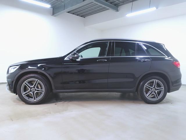 GLC GLC220 d 4マチック AMGライン シートヒーター パワーシート トランクスルー フロアマット コネクテッド機能 ナビ 音楽プレーヤー接続 Bluetooth接続 TV ETC サンルーフ・ガラスルーフ LEDヘッドライト(4枚目)