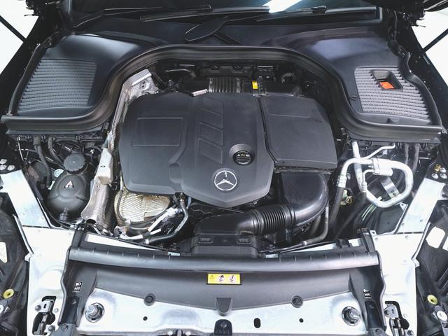 GLC GLC220 d 4マチック AMGライン シートヒーター パワーシート トランクスルー フロアマット コネクテッド機能 ナビ 音楽プレーヤー接続 Bluetooth接続 TV ETC サンルーフ・ガラスルーフ LEDヘッドライト(38枚目)