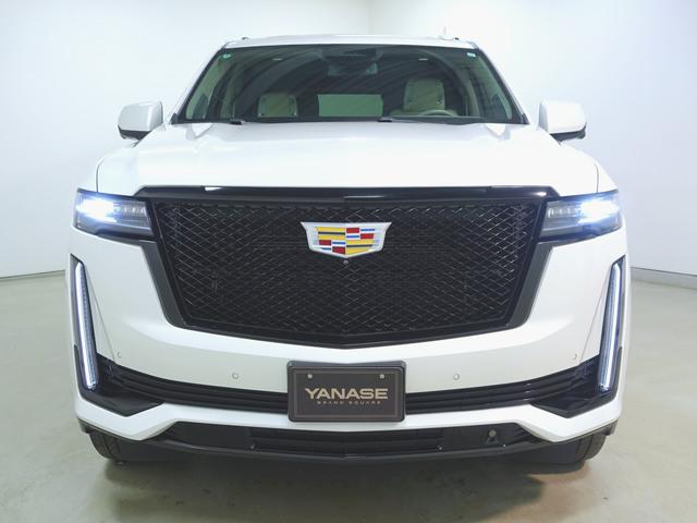 キャデラックエスカレード スポーツ シートヒーター シートエアコン パワーシート 3列シート トランクスルー フロアマット 音楽プレーヤー接続 Bluetooth接続 後席モニター ETC サンルーフ・ガラスルーフ LEDヘッドライト(2枚目)