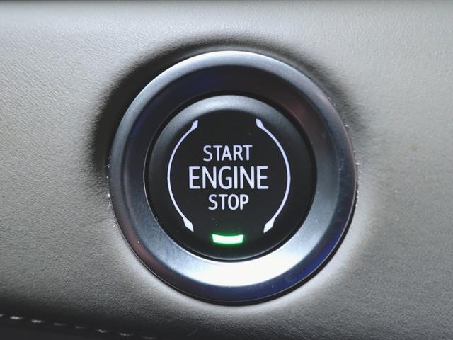 キャデラックエスカレード スポーツ シートヒーター シートエアコン パワーシート 3列シート トランクスルー フロアマット 音楽プレーヤー接続 Bluetooth接続 後席モニター ETC サンルーフ・ガラスルーフ LEDヘッドライト(15枚目)