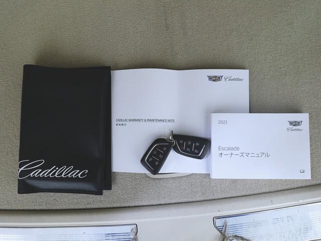 キャデラックエスカレード スポーツ シートヒーター シートエアコン パワーシート 3列シート トランクスルー フロアマット 音楽プレーヤー接続 Bluetooth接続 後席モニター ETC サンルーフ・ガラスルーフ LEDヘッドライト(29枚目)