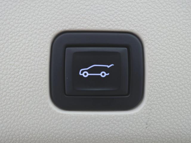 キャデラックエスカレード スポーツ シートヒーター シートエアコン パワーシート 3列シート トランクスルー フロアマット 音楽プレーヤー接続 Bluetooth接続 後席モニター ETC サンルーフ・ガラスルーフ LEDヘッドライト(31枚目)