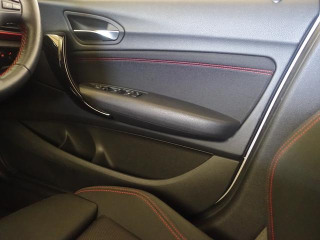 １シリーズ １１８ｉ　スポーツ　トランクスルー　フロアマット　コネクテッド機能　ナビ　ＣＤ　ミュージックサーバー　音楽プレーヤー接続　Ｂｌｕｅｔｏｏｔｈ接続　ＤＶＤ再生　ＥＴＣ　ＬＥＤヘッドライト　バックモニター　盗難防止（14枚目）