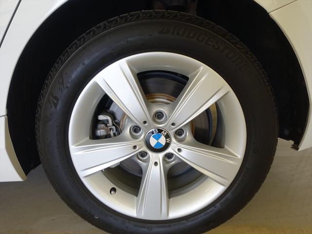 １シリーズ １１８ｉ　スポーツ　トランクスルー　フロアマット　コネクテッド機能　ナビ　ＣＤ　ミュージックサーバー　音楽プレーヤー接続　Ｂｌｕｅｔｏｏｔｈ接続　ＤＶＤ再生　ＥＴＣ　ＬＥＤヘッドライト　バックモニター　盗難防止（30枚目）