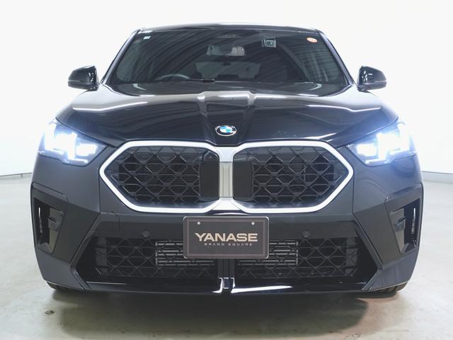 Ｘ２ ｘＤｒｉｖｅ２０ｉ　Ｍスポーツ　シートヒーター　パワーシート　トランクスルー　フロアマット　ナビ　音楽プレーヤー接続　Ｂｌｕｅｔｏｏｔｈ接続　ＥＴＣ　ＬＥＤヘッドライト　電動リアゲート　全周囲カメラ　フロントカメラ　サイドカメラ（2枚目）