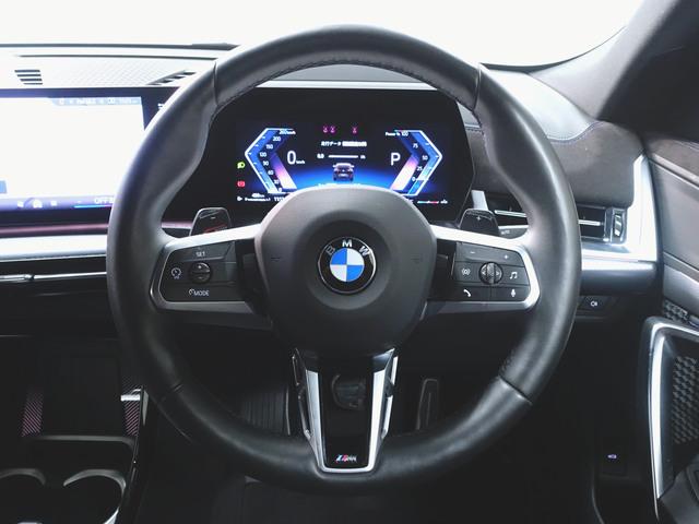 Ｘ２ ｘＤｒｉｖｅ２０ｉ　Ｍスポーツ　シートヒーター　パワーシート　トランクスルー　フロアマット　ナビ　音楽プレーヤー接続　Ｂｌｕｅｔｏｏｔｈ接続　ＥＴＣ　ＬＥＤヘッドライト　電動リアゲート　全周囲カメラ　フロントカメラ　サイドカメラ（13枚目）
