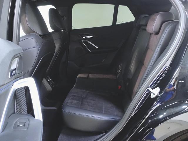 Ｘ２ ｘＤｒｉｖｅ２０ｉ　Ｍスポーツ　シートヒーター　パワーシート　トランクスルー　フロアマット　ナビ　音楽プレーヤー接続　Ｂｌｕｅｔｏｏｔｈ接続　ＥＴＣ　ＬＥＤヘッドライト　電動リアゲート　全周囲カメラ　フロントカメラ　サイドカメラ（26枚目）