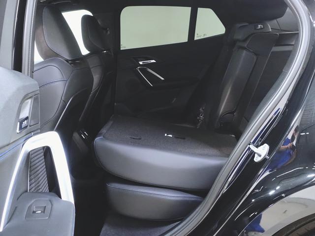 Ｘ２ ｘＤｒｉｖｅ２０ｉ　Ｍスポーツ　シートヒーター　パワーシート　トランクスルー　フロアマット　ナビ　音楽プレーヤー接続　Ｂｌｕｅｔｏｏｔｈ接続　ＥＴＣ　ＬＥＤヘッドライト　電動リアゲート　全周囲カメラ　フロントカメラ　サイドカメラ（27枚目）