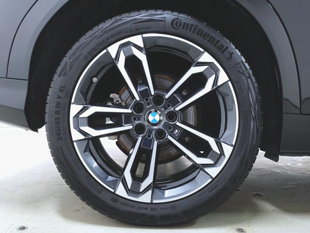 Ｘ２ ｘＤｒｉｖｅ２０ｉ　Ｍスポーツ　シートヒーター　パワーシート　トランクスルー　フロアマット　ナビ　音楽プレーヤー接続　Ｂｌｕｅｔｏｏｔｈ接続　ＥＴＣ　ＬＥＤヘッドライト　電動リアゲート　全周囲カメラ　フロントカメラ　サイドカメラ（34枚目）