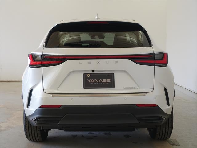 NX NX350h パワーシート トランクスルー フロアマット コネクテッド機能 音楽プレーヤー接続 Bluetooth接続 TV ETC LEDヘッドライト 電動リアゲート 全周囲カメラ フロントカメラ サイドカメラ(3枚目)