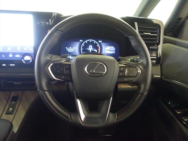 LM LM500h エクゼクティブ シートヒーター シートエアコン パワーシート オットマン フロアマット コネクテッド機能 ナビ 音楽プレーヤー接続 Bluetooth接続 TV 後席モニター ETC サンルーフ・ガラスルーフ(16枚目)