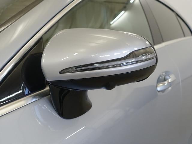 ヤナセの中古車は、すべて第三者検査専門機関（ＡＩＳ）によって、内外装から機関にいたるまで公正かつ厳正に検査されます。検査後、経験豊富なスタッフが、記録簿の確認、ＣＰＵ診断テストなどを実施いたします。