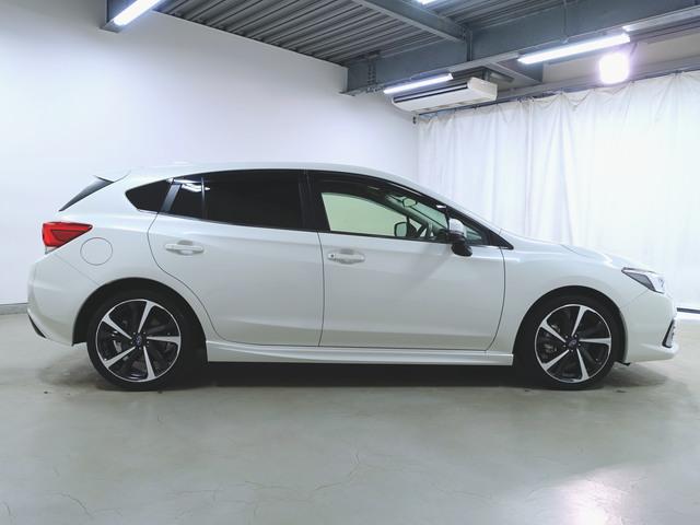 インプレッサスポーツ ２．０ｉ－Ｓ　アイサイト　シートヒーター　パワーシート　トランクスルー　フロアマット　ナビ　ＣＤ　音楽プレーヤー接続　Ｂｌｕｅｔｏｏｔｈ接続　ＴＶ　ＤＶＤ再生　ＥＴＣ　ＬＥＤヘッドライト　フロントカメラ　サイドカメラ（8枚目）