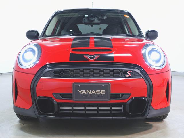 ＭＩＮＩ クーパーＳ　プレミアムプラスパッケージ　クラッシックトリム　シートヒーター　トランクスルー　フロアマット　音楽プレーヤー接続　Ｂｌｕｅｔｏｏｔｈ接続　ＥＴＣ　ＬＥＤヘッドライト　バックモニター　盗難防止（2枚目）