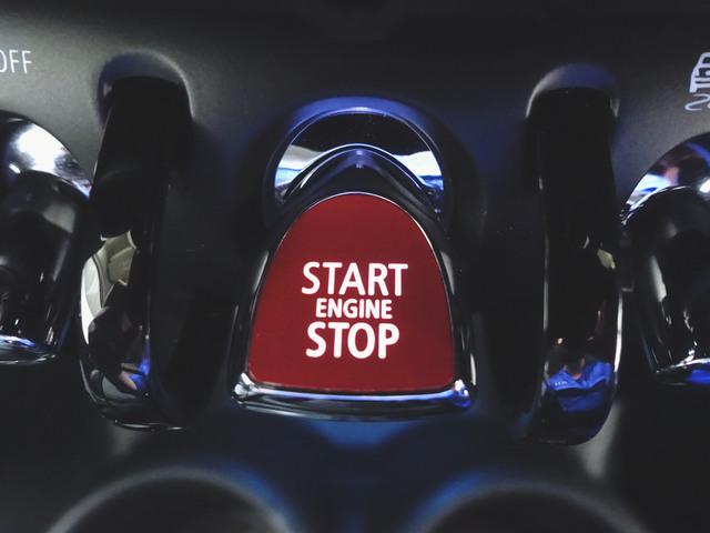 ＭＩＮＩ クーパーＳ　プレミアムプラスパッケージ　クラッシックトリム　シートヒーター　トランクスルー　フロアマット　音楽プレーヤー接続　Ｂｌｕｅｔｏｏｔｈ接続　ＥＴＣ　ＬＥＤヘッドライト　バックモニター　盗難防止（15枚目）