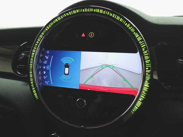 ＭＩＮＩ クーパーＳ　プレミアムプラスパッケージ　クラッシックトリム　シートヒーター　トランクスルー　フロアマット　音楽プレーヤー接続　Ｂｌｕｅｔｏｏｔｈ接続　ＥＴＣ　ＬＥＤヘッドライト　バックモニター　盗難防止（17枚目）