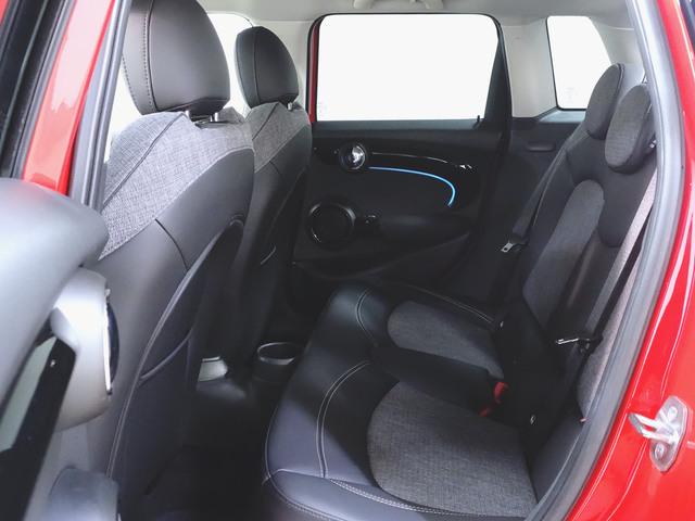 ＭＩＮＩ クーパーＳ　プレミアムプラスパッケージ　クラッシックトリム　シートヒーター　トランクスルー　フロアマット　音楽プレーヤー接続　Ｂｌｕｅｔｏｏｔｈ接続　ＥＴＣ　ＬＥＤヘッドライト　バックモニター　盗難防止（29枚目）