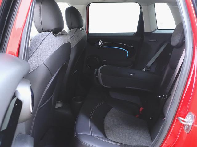 ＭＩＮＩ クーパーＳ　プレミアムプラスパッケージ　クラッシックトリム　シートヒーター　トランクスルー　フロアマット　音楽プレーヤー接続　Ｂｌｕｅｔｏｏｔｈ接続　ＥＴＣ　ＬＥＤヘッドライト　バックモニター　盗難防止（33枚目）