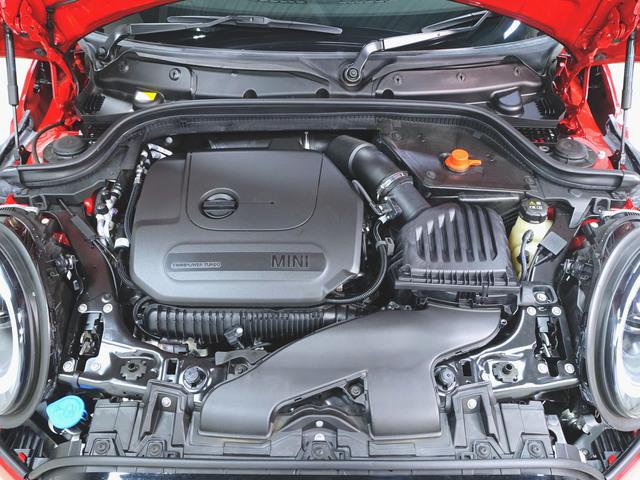 ＭＩＮＩ クーパーＳ　プレミアムプラスパッケージ　クラッシックトリム　シートヒーター　トランクスルー　フロアマット　音楽プレーヤー接続　Ｂｌｕｅｔｏｏｔｈ接続　ＥＴＣ　ＬＥＤヘッドライト　バックモニター　盗難防止（38枚目）