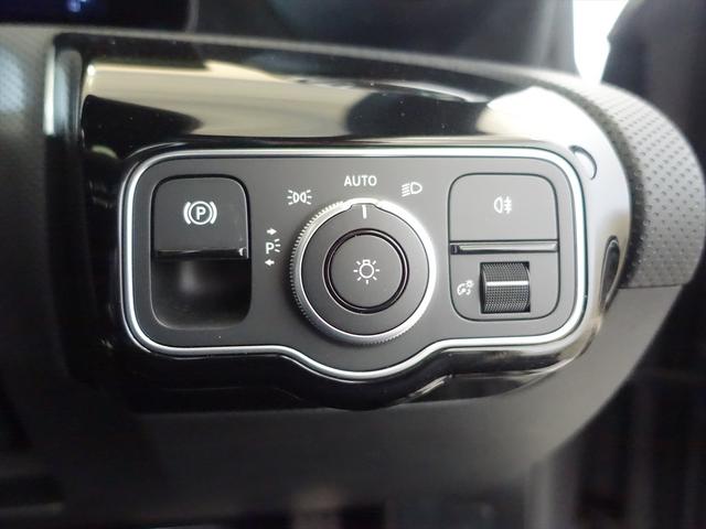 Aクラス A200 d AMGラインパッケージ アドバンスドパッケージ シートヒーター パワーシート トランクスルー コネクテッド機能 ナビ 音楽プレーヤー接続 Bluetooth接続 TV ETC サンルーフ・ガラスルーフ(14枚目)