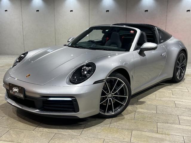 ９１１ ９１１タルガ４　Ｃａｒｒｅｒａ　Ｃｌａｓｓｉｃホイール／４－ｗａｙスポーツシート／タルガロールバーサテン　ブラック／ガーズレッドシートベルト／パワーステアリング　ブラス／スタンダードインテリア　ブラック、レザーシート（2枚目）