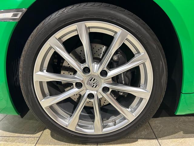 ７１８ボクスター ７１８ボクスター　スポーツテールパイプ／レーンチェンジアシスト／シートヒーター／ＧＴ　スポーツステアリング／アルミＰＤＫレバー／ドアリリースレバー　ブラック（ハイグロス）塗装仕上げ／ポルシェクレスト　ヘッドレスト（38枚目）