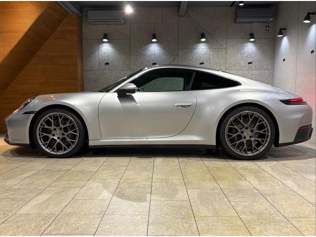 ９１１ ９１１カレラ　ＯＰ２７６／新車保証／１オーナー／スポクロ／スポエグ／電動ガラスサンルーフ／ＢＯＳＥ／スポーツシート１４Ｗａｙ電動／シートヒーター・ベンチレーション／パワーステアリングプラス／レザーインテリア（8枚目）