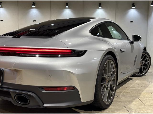 ９１１ ９１１カレラ　ＯＰ２７６／新車保証／１オーナー／スポクロ／スポエグ／電動ガラスサンルーフ／ＢＯＳＥ／スポーツシート１４Ｗａｙ電動／シートヒーター・ベンチレーション／パワーステアリングプラス／レザーインテリア（12枚目）