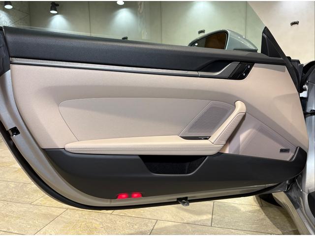 ９１１ ９１１カレラ　ＯＰ２７６／新車保証／１オーナー／スポクロ／スポエグ／電動ガラスサンルーフ／ＢＯＳＥ／スポーツシート１４Ｗａｙ電動／シートヒーター・ベンチレーション／パワーステアリングプラス／レザーインテリア（22枚目）