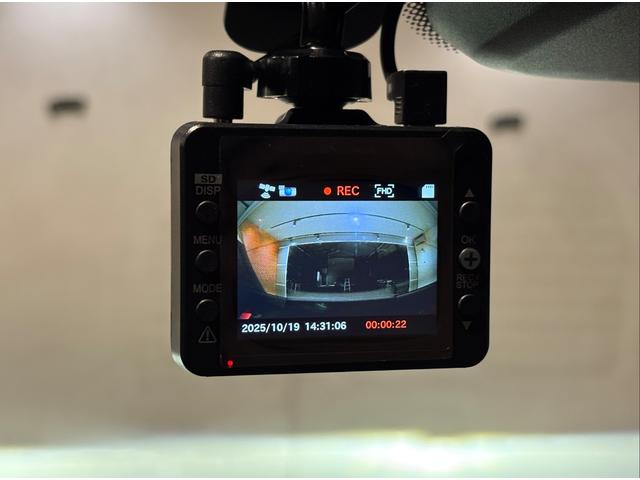９１１ ９１１カレラ　ＯＰ２７６／新車保証／１オーナー／スポクロ／スポエグ／電動ガラスサンルーフ／ＢＯＳＥ／スポーツシート１４Ｗａｙ電動／シートヒーター・ベンチレーション／パワーステアリングプラス／レザーインテリア（41枚目）