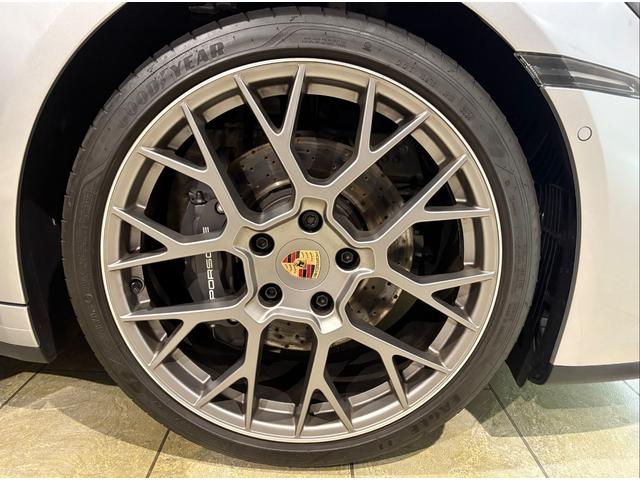 ９１１ ９１１カレラ　ＯＰ２７６／新車保証／１オーナー／スポクロ／スポエグ／電動ガラスサンルーフ／ＢＯＳＥ／スポーツシート１４Ｗａｙ電動／シートヒーター・ベンチレーション／パワーステアリングプラス／レザーインテリア（43枚目）