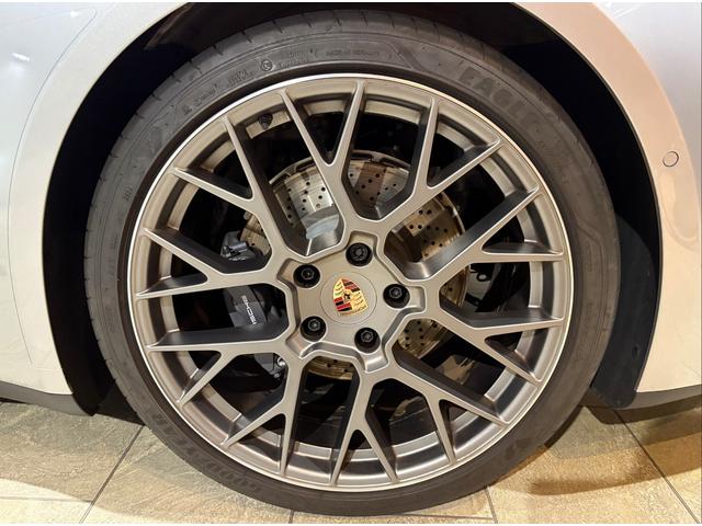 ９１１ ９１１カレラ　ＯＰ２７６／新車保証／１オーナー／スポクロ／スポエグ／電動ガラスサンルーフ／ＢＯＳＥ／スポーツシート１４Ｗａｙ電動／シートヒーター・ベンチレーション／パワーステアリングプラス／レザーインテリア（46枚目）